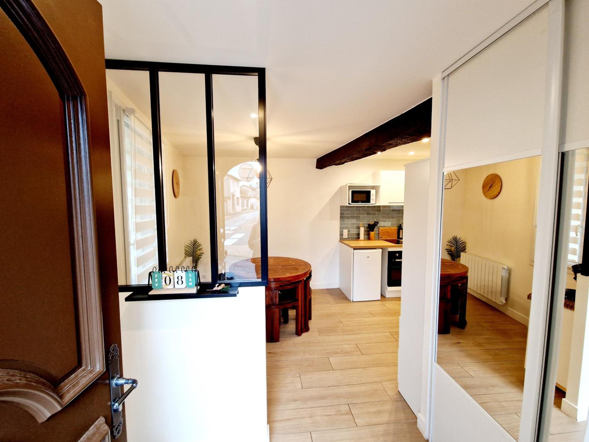 Studio Entierement Equipe Cailloux-sur-Fontaines Εξωτερικό φωτογραφία